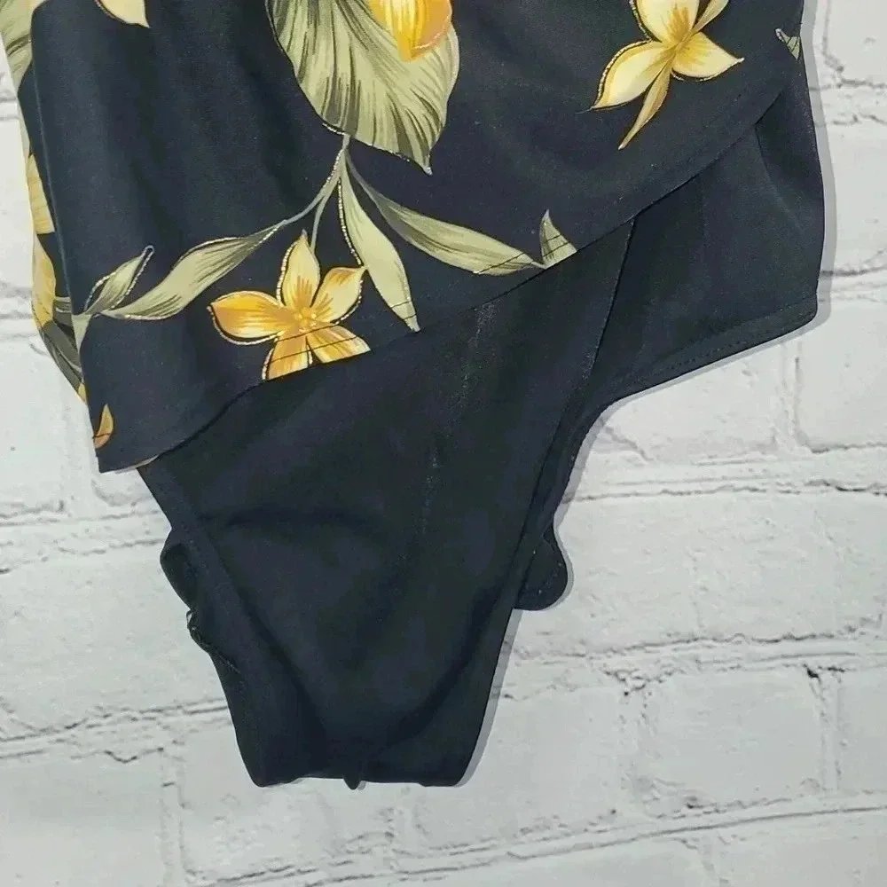 Silhouette Solutions One Piece Figure Flattering Swimsuit black/gold size 14 - Picture 4 of 15